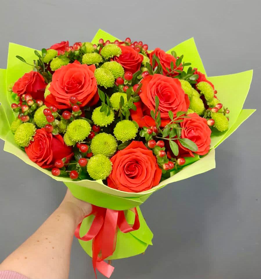 Букет цветов из: Хризантемы и Розы в Пойковском