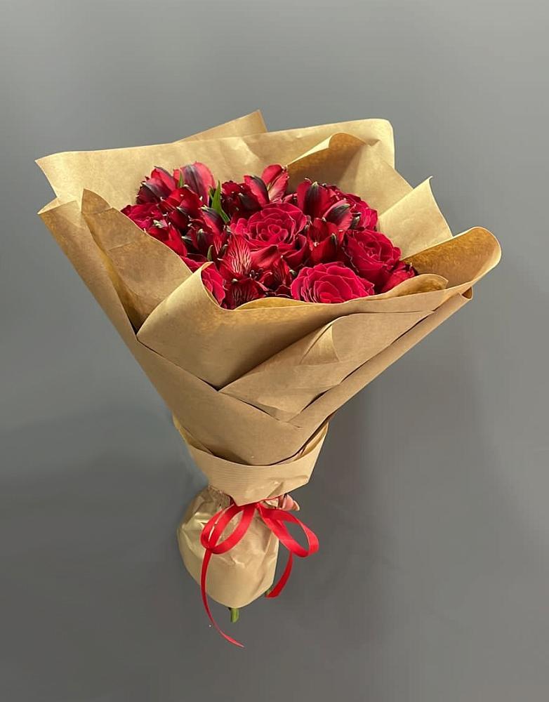 Букет цветов из: Альстромерии и Розы в Пойковском