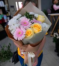 Букет цветов из:  Герберы, Розы и Хризантемы в Пойковском