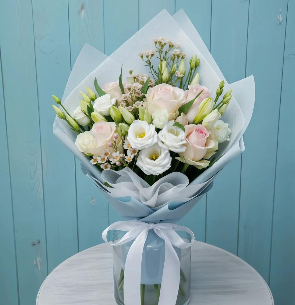 Букет цветов из: Розы и Лизиантусы в Пойковском