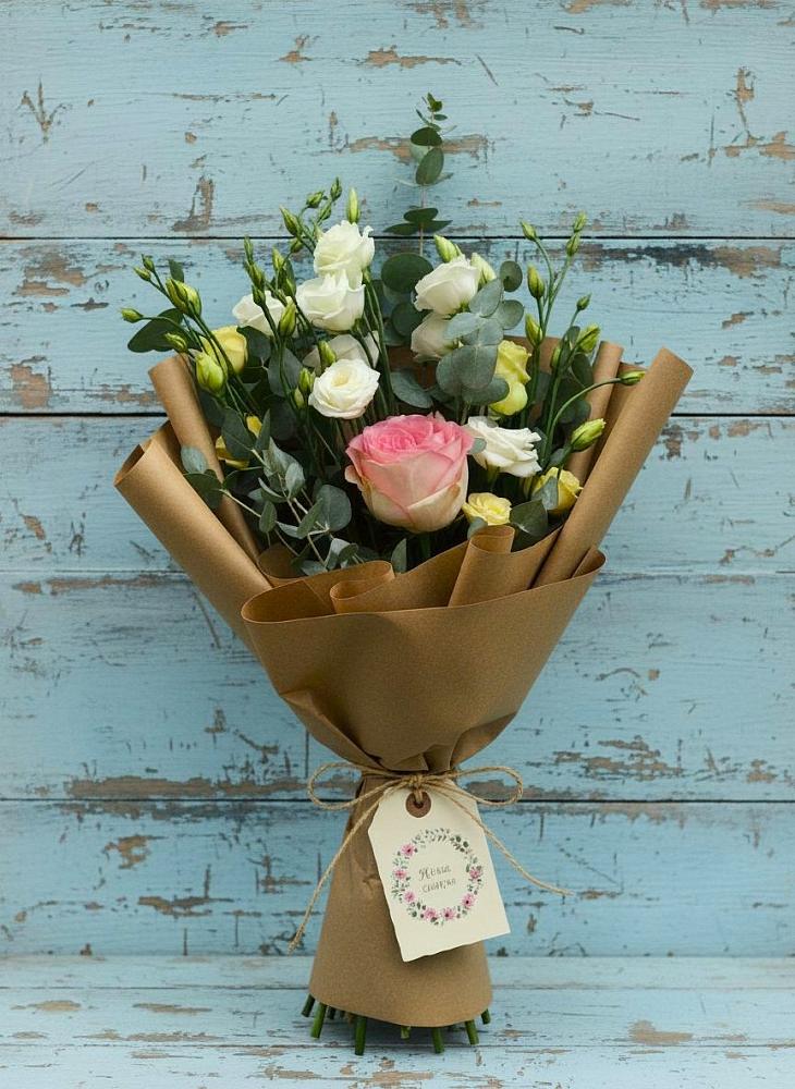 Букет цветов из: Розы и Лизиантусы в Пойковском