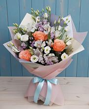 Букет цветов из:  Лизиантусы, Розы, Альстромерии и Гипсофила в Пойковском