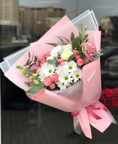 Букет цветов из: Розы, Лизиантусы и Хризантемы в Пойковском
