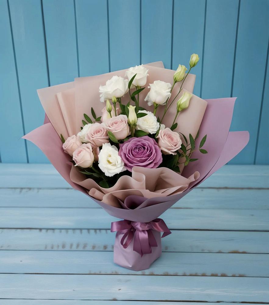 Букет цветов из: Розы и Лизиантусы в Пойковском