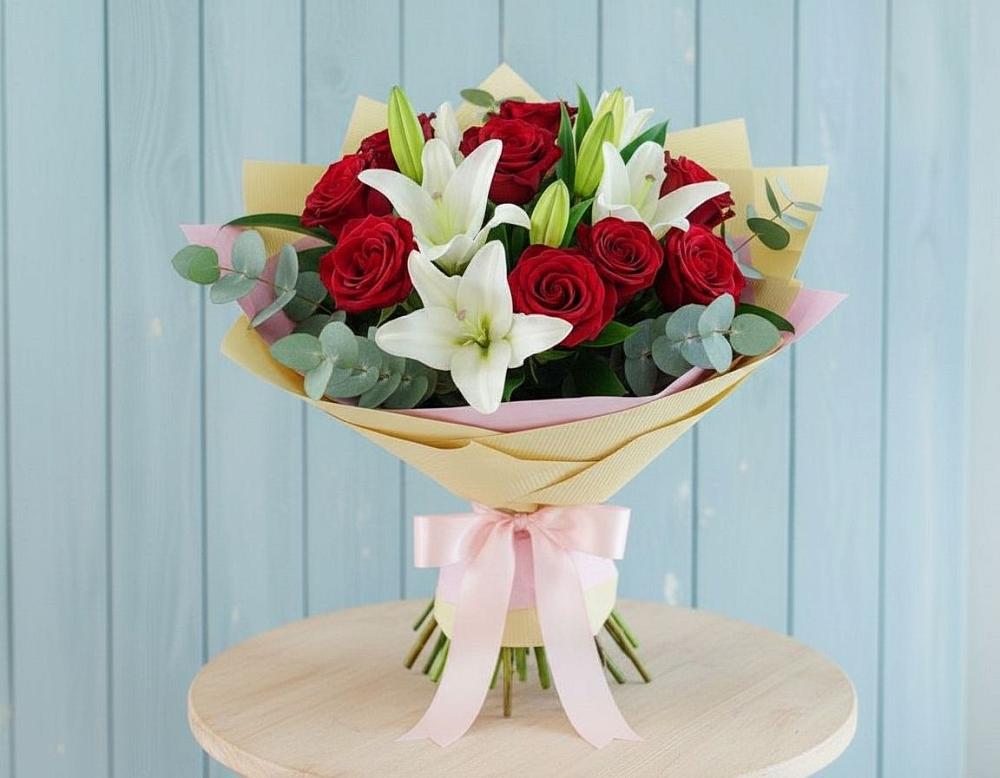 Букет цветов из: Лилии и Розы в Пойковском